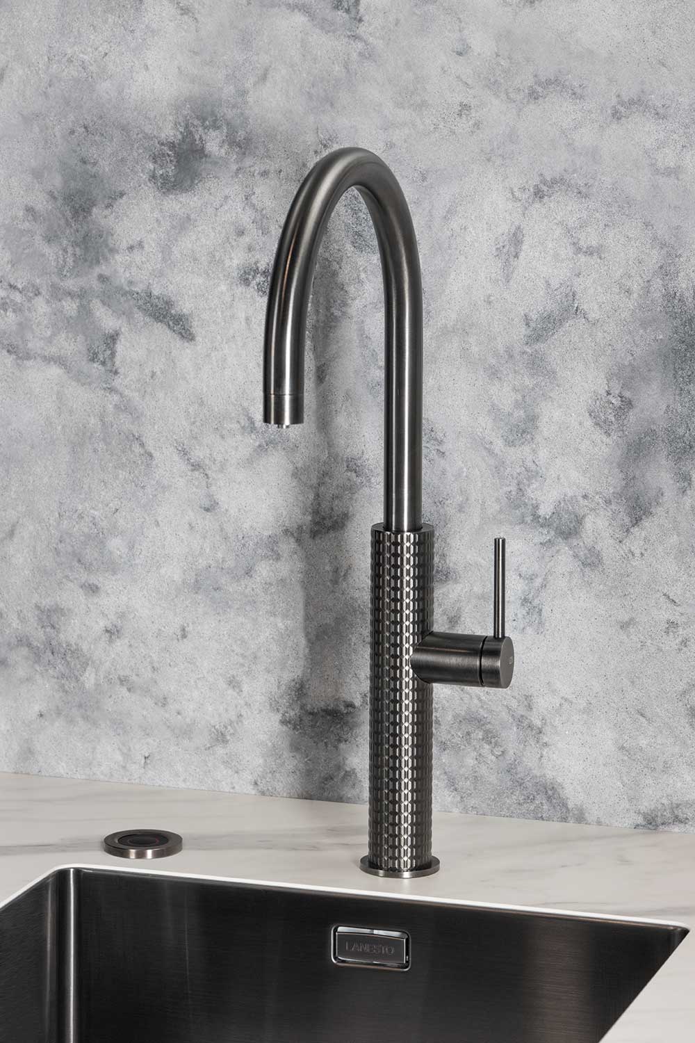 Welke vormen passen bij jouw smaak en keuken. De spoelbak in dezelfde kleur als de kraan.